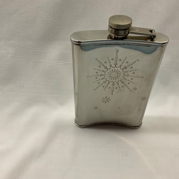Flask - Picture 2 of 4